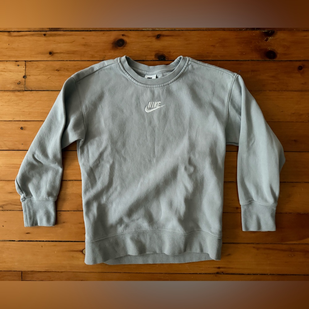 Nike Sportswear Club Center Swoosh Crewneck Sweatshirt Medium Gray